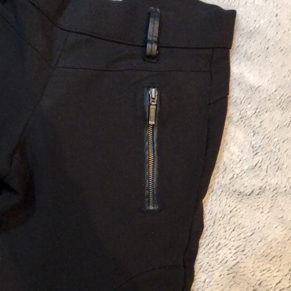 Leggings and sports bra - Picture 3 of 8